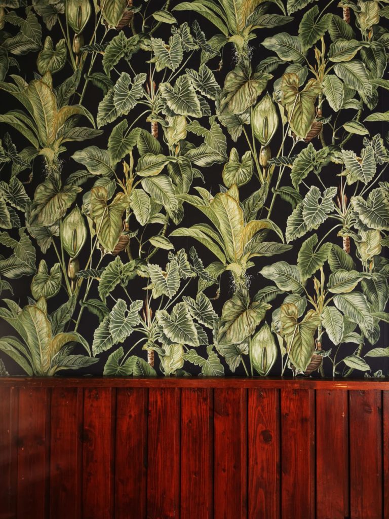 Das aktuelle Bild hat keinen Alternativtext. Der Dateiname ist: moccafloor-wand.jpg